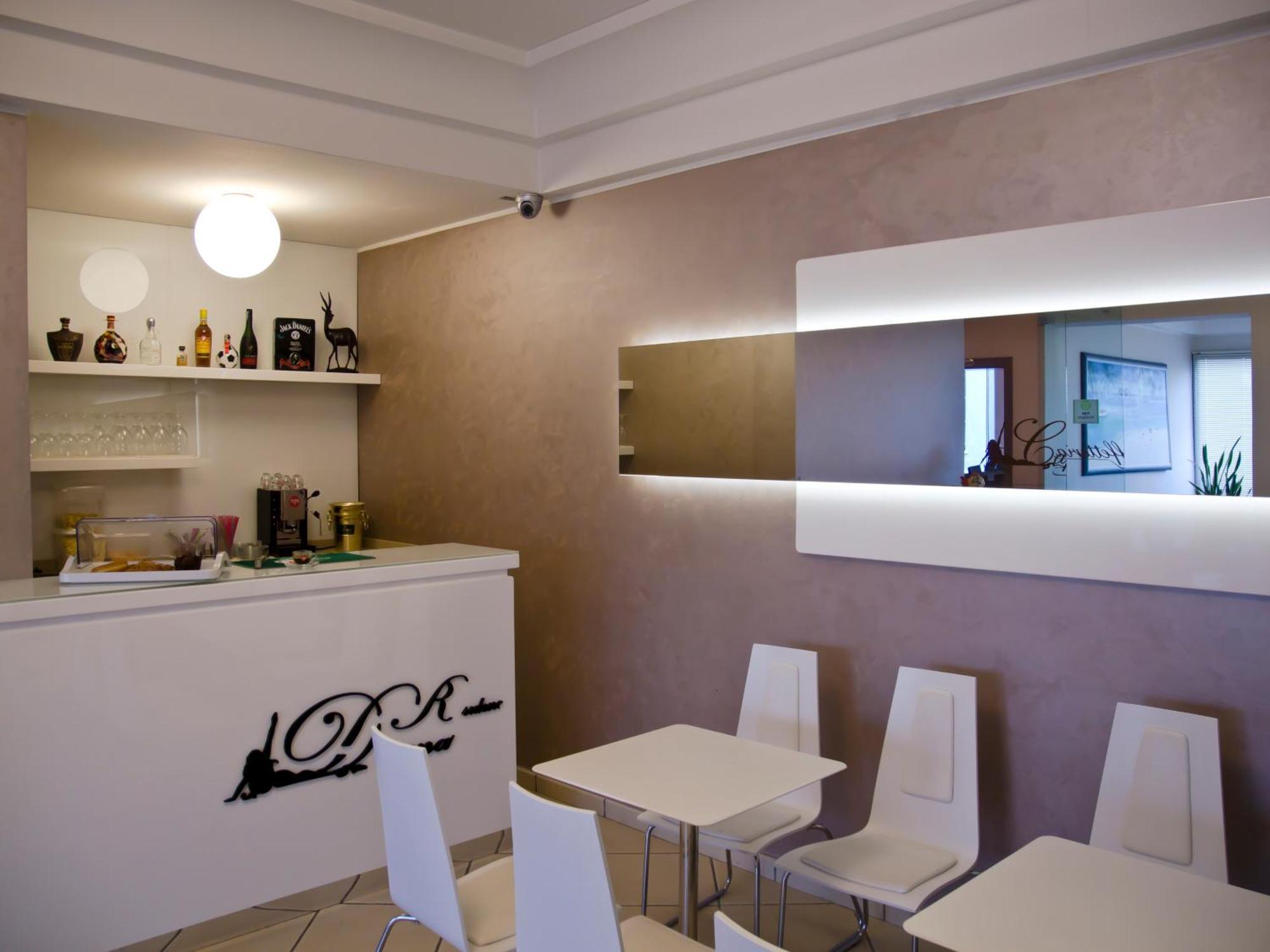 Residence Divina Римини Экстерьер фото